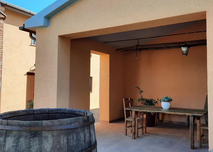 Campo Cantina Ginestra 公寓